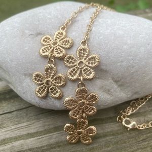 Floral Y necklace Willabee & Ward vintage Venice collection flower necklace